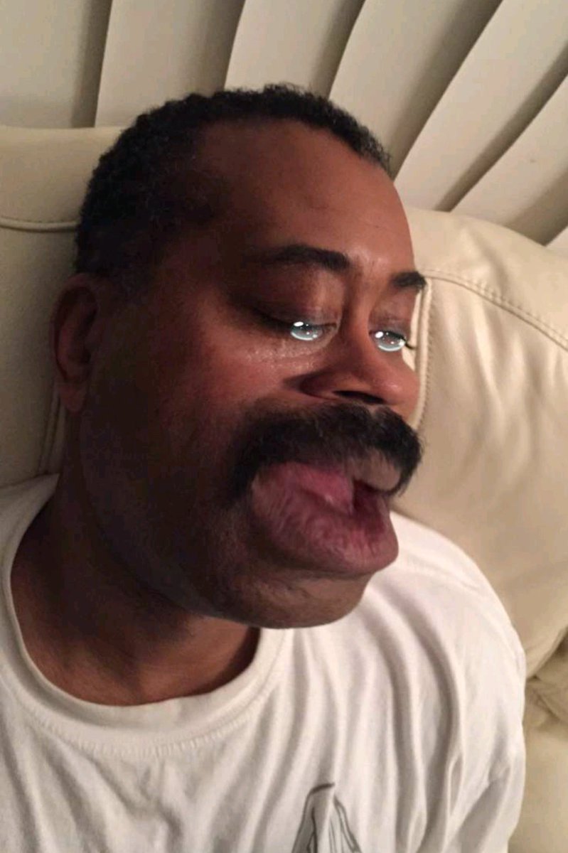 DesNashelle's tweet photo. @D_On_Brown this finna be my new background 😁😂 https://t.co/YqucaFGoEp