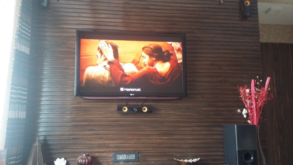 RanaAyyub's tweet photo. The #ImtiazAli fan that i am, this is how i start my day @deepikapadukone https://t.co/IXiEyoccRt