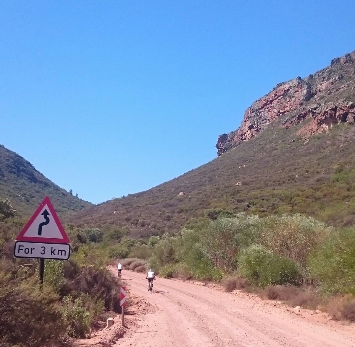 Justin Bircher (@justbircher) on Twitter photo Day2 <a href="/TransAfricaAdv/">FirstRandTransAfrica</a> -Pakhuis pass-TankwaKaroo 175km w/ some steep climbs on dirt😀👍 @ThirstiWater <a href="/AssMagicCC/">Ass Magic CC</a> Day2 <a href="/TransAfricaAdv/">FirstRandTransAfrica</a> -Pakhuis pass-TankwaKaroo 175km w/ some steep climbs on dirt😀👍 @ThirstiWater <a href="/AssMagicCC/">Ass Magic CC</a>