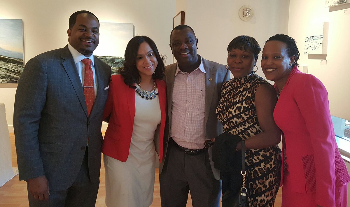 tiffanyljones's tweet photo. Thank u Marilyn & Nick Mosby for coming to Charlotte for this fabulous event. #mosbyformayor #baltimorepowercouple https://t.co/CDlmgzuONP