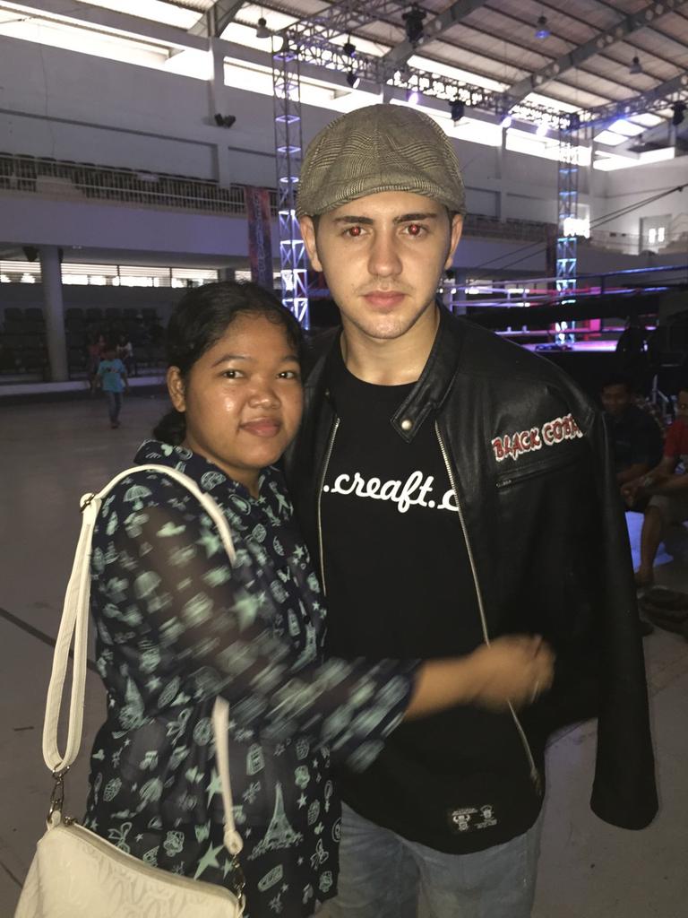 Sarah_Fauziahh's tweet photo. with selfie kak cemal faruk π·ππππ #cemalfaruk #cemal #alex #cemalizers #blackcobra #anakjalanan #ajlovers https://t.co/b7KhW8ZNYx