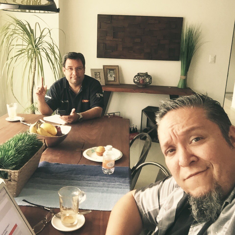 AlphaMxNorte's tweet photo. Trabajando en el segundo trimestre del año #AlphaMX con Juan Carlos Pichardo. https://t.co/AcnpbVTYIw