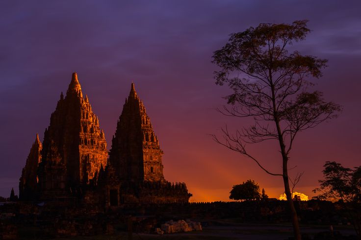 PrambananJazz's tweet photo. Kemegahan Candi Prambanan.#Visitprambanan @amazingindo @andisarinahrri @ManoharaResort @SetijonoEdy @cakpoe2dj https://t.co/JkaNnPA5hM