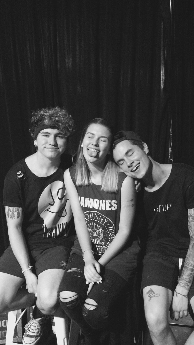 typicxlstyles's tweet photo. best moment of my lifeeee ❤️ #AmplifyLIVE #dreamworld #Brisbane https://t.co/3kMmgDBsf6