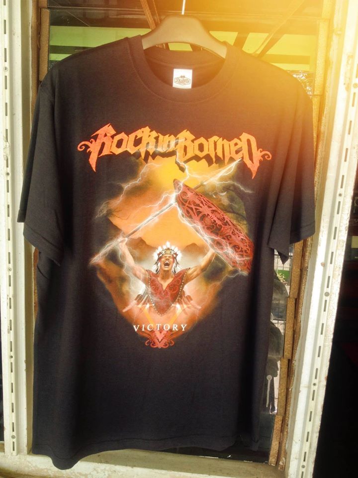 TRGactive's tweet image. Dapatkan Kaos Merch Original Rock in Borneo di TRIAL Distro Tenggarong, hub @alma_Zany @DebbyRastafar
