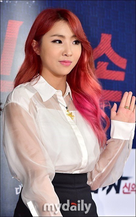 Kstyle_news's tweet photo. 2NE1のMINZYが脱退…YGが公式発表「メンバー追加はなし、今夏カムバック」 https://t.co/NsVhQBHaDP https://t.co/2HfLWVpe10