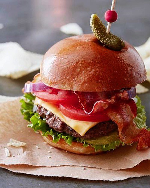 AdamCPearson's tweet photo. What to do when the only bun you have has a dent in it? Fill it with a pickle. Make it wor… https://t.co/mdF1XwCNfJ https://t.co/5zFmRcVBwv