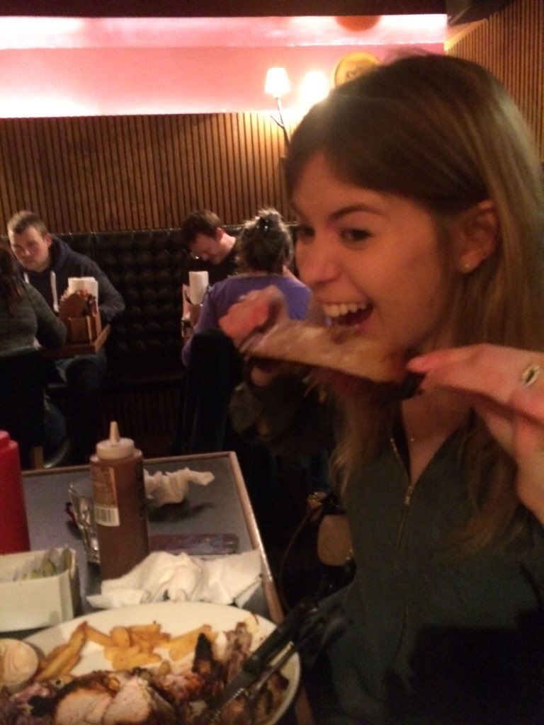 BodeansBBQ's tweet photo. Dayymm this girl can eat😉 go on girl! Get that rib down ya👊🏼 https://t.co/f8Zz8jRK45
