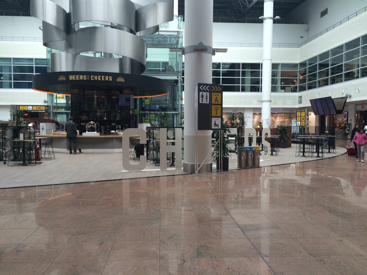 Sono a Bruxelles… l'aeroporto sembra un deserto !!!
A MORTE I TERRORISTI ISLAMICI E CHI LI FIANCHEGGIA !!!