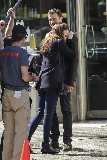 50darkerefreed's tweet photo. Primeiramente,Bom Dia

Segundamente,acabei de morrer com esta foto

#Damie #Jamie #Dakota #MuitoAmorEnvolvido https://t.co/ixE7xHJWVe