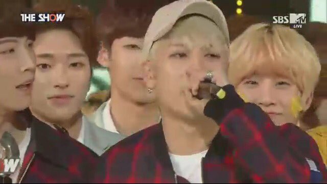 JJJproject_JP's tweet photo. 축하😭✨갓세븐 최고야💕
#GOT7 #FLY5THWIN #JJJproject https://t.co/161e3Lb6Cp