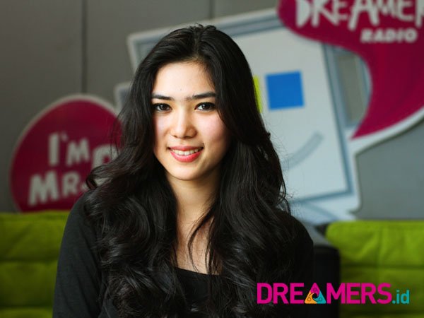 DreamersRadioID's tweet photo. Gara-gara Posting Menu Sarapan, Isyana Sarasvati Bikin Heboh Netizen! https://t.co/ICR0s7yM4L https://t.co/WrF8Wv7nwr