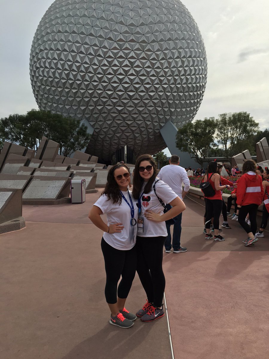 janie_williams_'s tweet photo. Happy birthday Aves❤️ love you soooooooo much work out buddy. #javes #fitness have a great day pretty😊 https://t.co/xwgeK00MEb