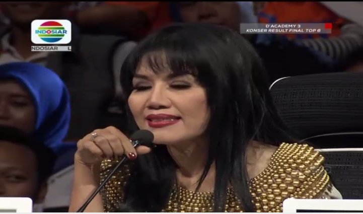 Indosiar's tweet photo. Cengkoknya unik. Bunda Rita makin suka sama @DA3_Rafly #DAcademy3 https://t.co/kWNIGjYM3R