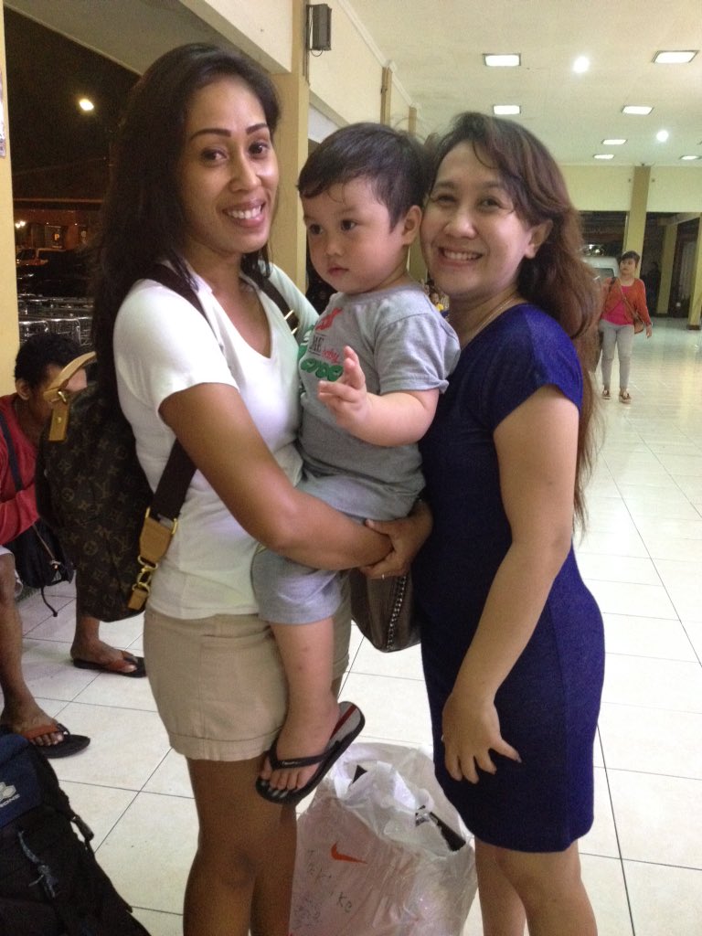 DVLisa's tweet photo. Safe Flight Ontyyyyy Sexseeehh Kesayangaaan Mommy @ndydod.....Jangaaan Lama2 Di Sanaaaa.... https://t.co/MzmgTU8c6k