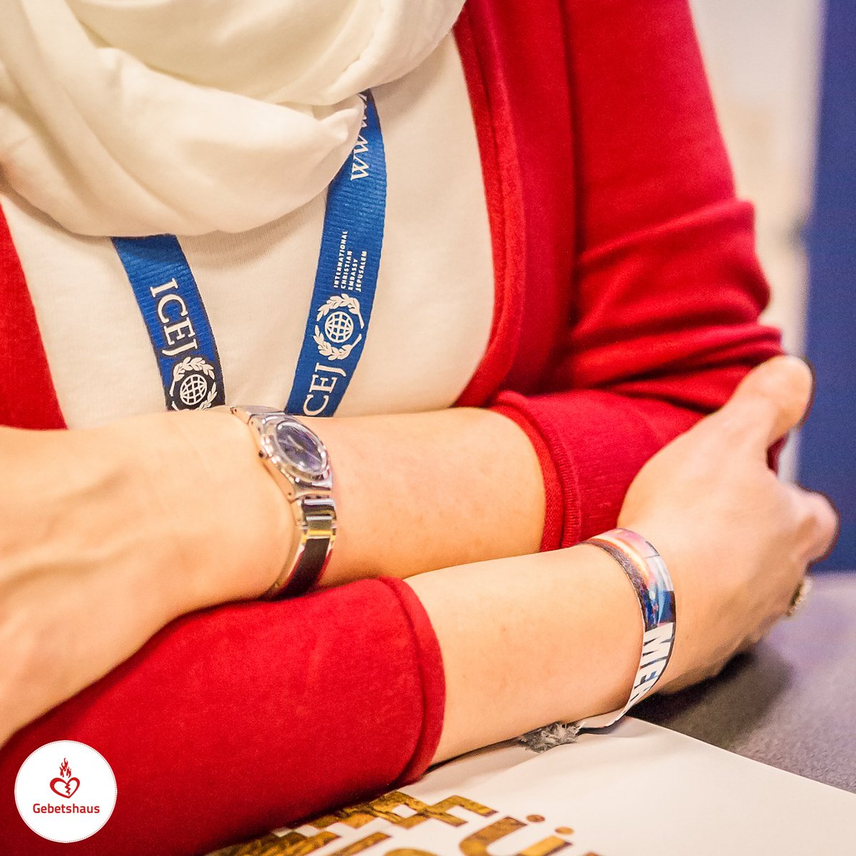 Gebetshaus's tweet photo. "Wir Christen sind dazu aufgerufen für Israel zu beten." - Bärbel, #MEHR2016 Teilnehmerin https://t.co/jyolUNO3Ii