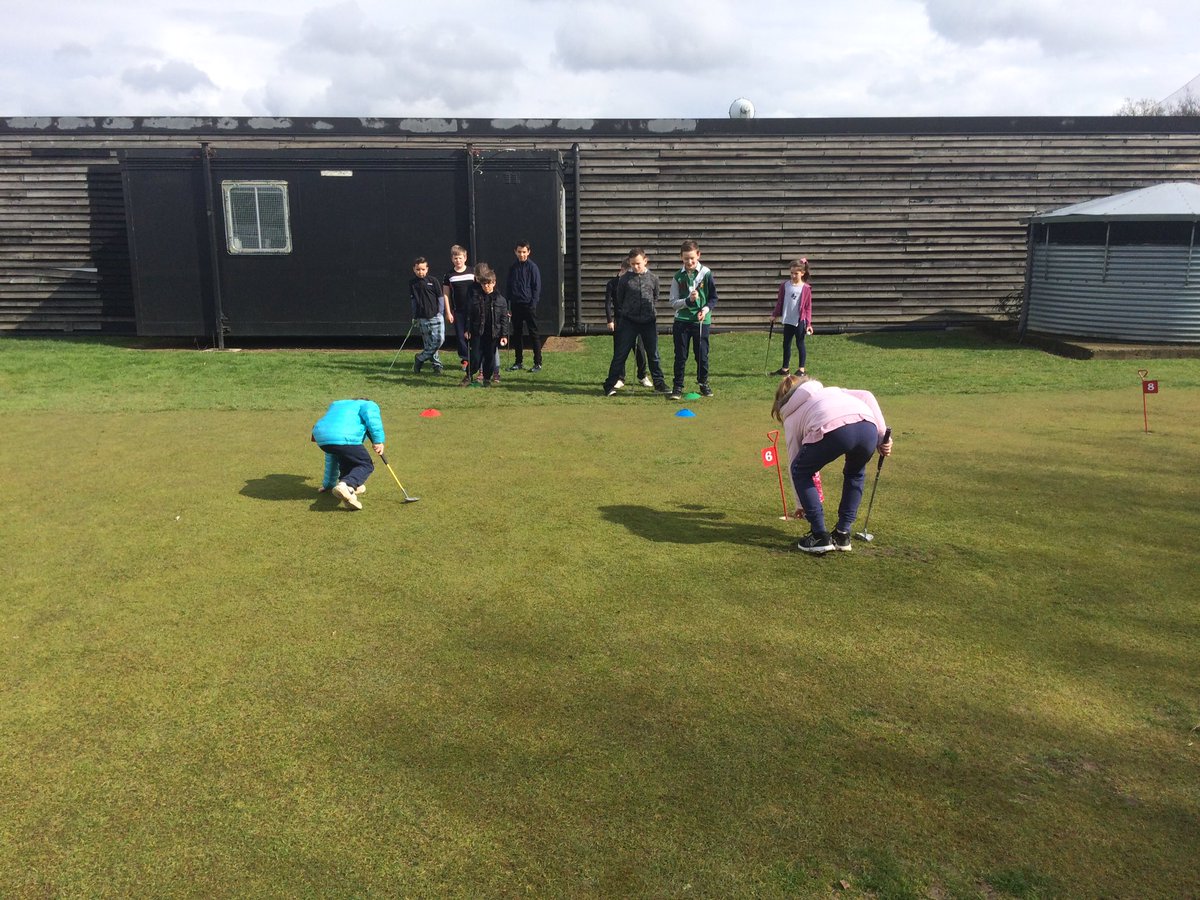 MJGA1's tweet photo. Juniors Enjoying Putting #PuttingJail #JuniorCamps #JuniorGames @JNR_GolfHour @JuniorGolfList https://t.co/81soMPLAtg