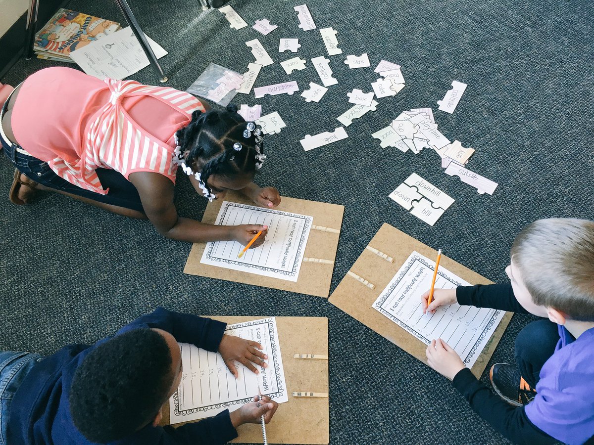 WoodisWizards's tweet photo. Compound words games! #firstgrade #wordwork #read https://t.co/7YSNiIB23b