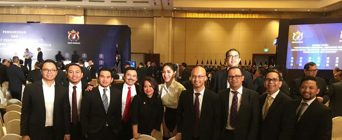 Having a great discussion with the men and women of <a href="/KADIN_Indonesia/">Kadin Indonesia</a> Bidang Hukum dan Regulasi