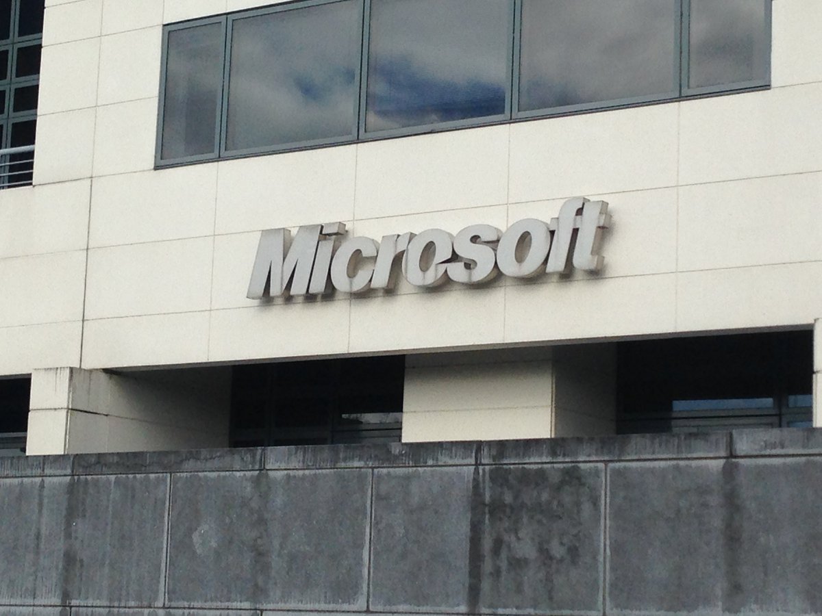 sylvainEx's tweet photo. Presentation of @Microsoft in #Ireland for the study trip of @ESSEC_MSMM https://t.co/KySEGtK0Hv