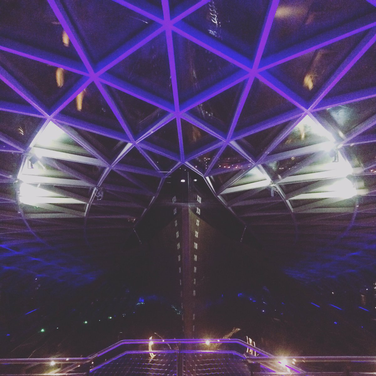 ChloefHoward's tweet photo. #londonin4 @visitlondon for #TravelTuesday 😊 https://t.co/5ZXRV8E3F1