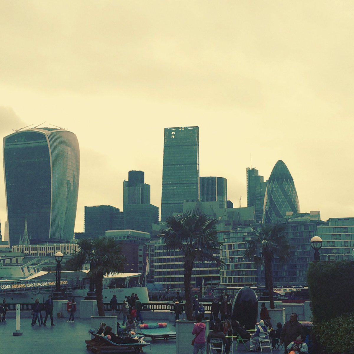 ChloefHoward's tweet photo. #londonin4 @visitlondon for #TravelTuesday 😊 https://t.co/5ZXRV8E3F1