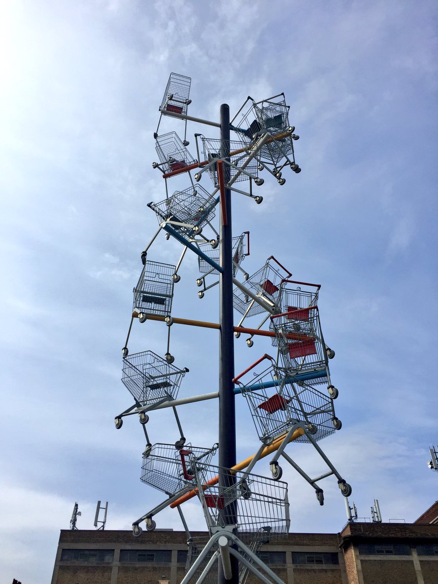 ChloefHoward's tweet photo. After walking #theline I felt I should share these wonderful sculptures for #londonin4 @visitlondon @TheLineLondon https://t.co/yvVR7gpSBY