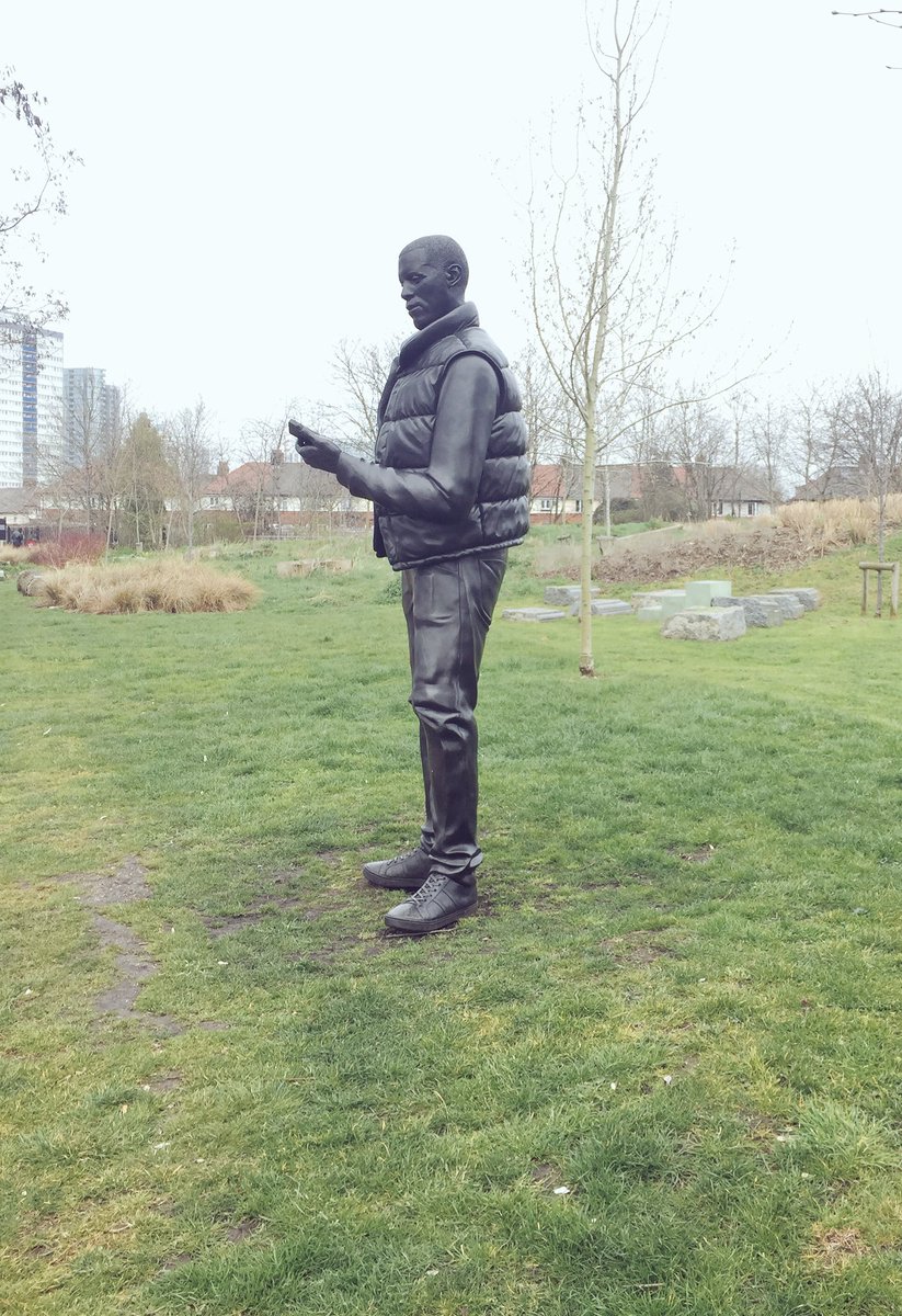 ChloefHoward's tweet photo. After walking #theline I felt I should share these wonderful sculptures for #londonin4 @visitlondon @TheLineLondon https://t.co/yvVR7gpSBY