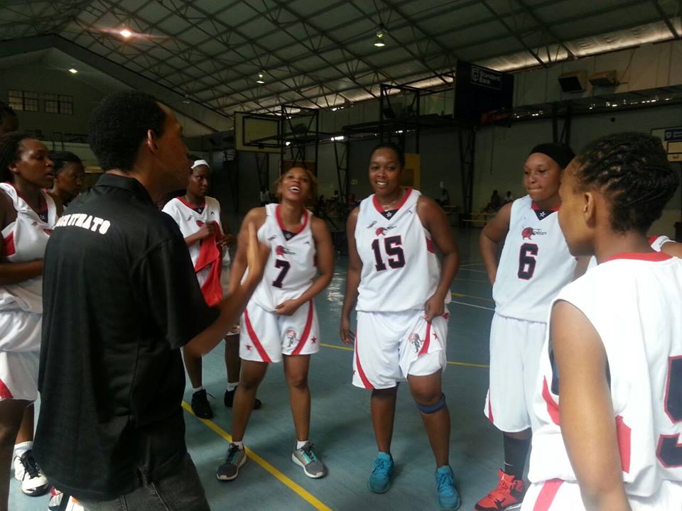 Soweto_Raptors's tweet photo. Coach giving final instructions to close the game #WhatVictoryLooksLike #RaptorsPride https://t.co/HgySf71rVL