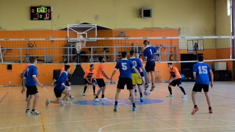 VolleyScuola's tweet photo. #VolleyScuola, il #PioXII si conferma bestia nera del #Democrito nell'#OpenMaschile #VS2016
https://t.co/CEVDEP8P9j https://t.co/Jpq596X2fM