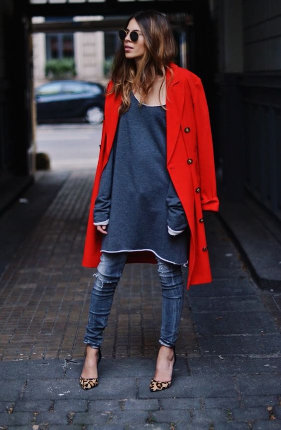 AlmaAlessandra's tweet photo. #midseason #colorfulcoat + #denim https://t.co/6wTowj8C1A