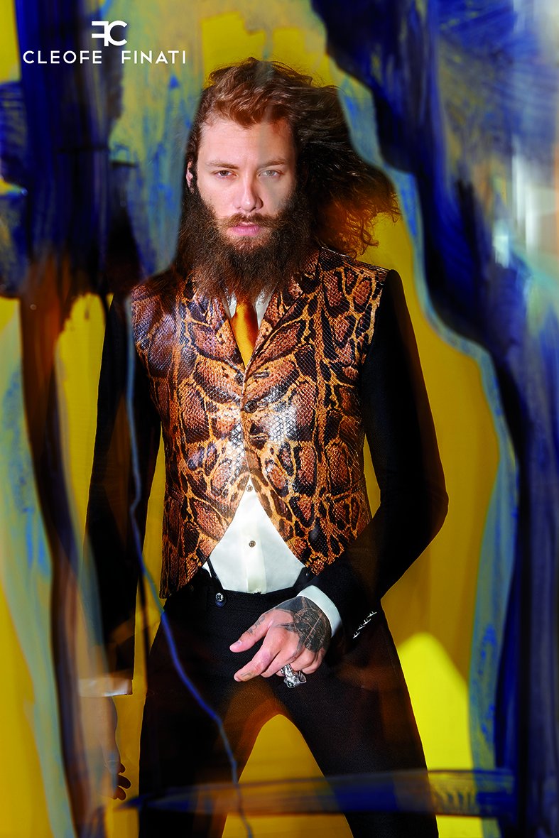 ArchetipoItaly's tweet photo. Inseguendo le suggestive #macchie del #PytonMolurus per un #outfit #graffiante
#Luxury #Collection by #CleofeFinati https://t.co/0KFlibYvNH