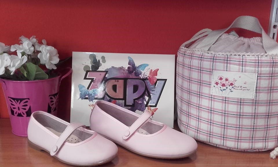 enpozuelo's tweet photo. La primavera se abre camino en @kalzzaPozuelo. Tonos pastel en zapatos, zapatillas y complementos #Zapy @MTNGMustang https://t.co/y7MJuiXBXk