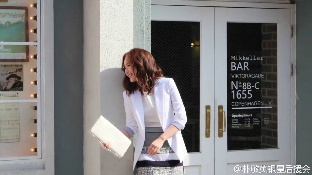 PrettyAngelPMY's tweet photo. ((Update))04-05-16
#ParkMinYoung Screen caps for Compagna SS 2916 behind the scene.
#Compagna2016
Cre:PMY silver fan https://t.co/Xz3CzXZ6Oj