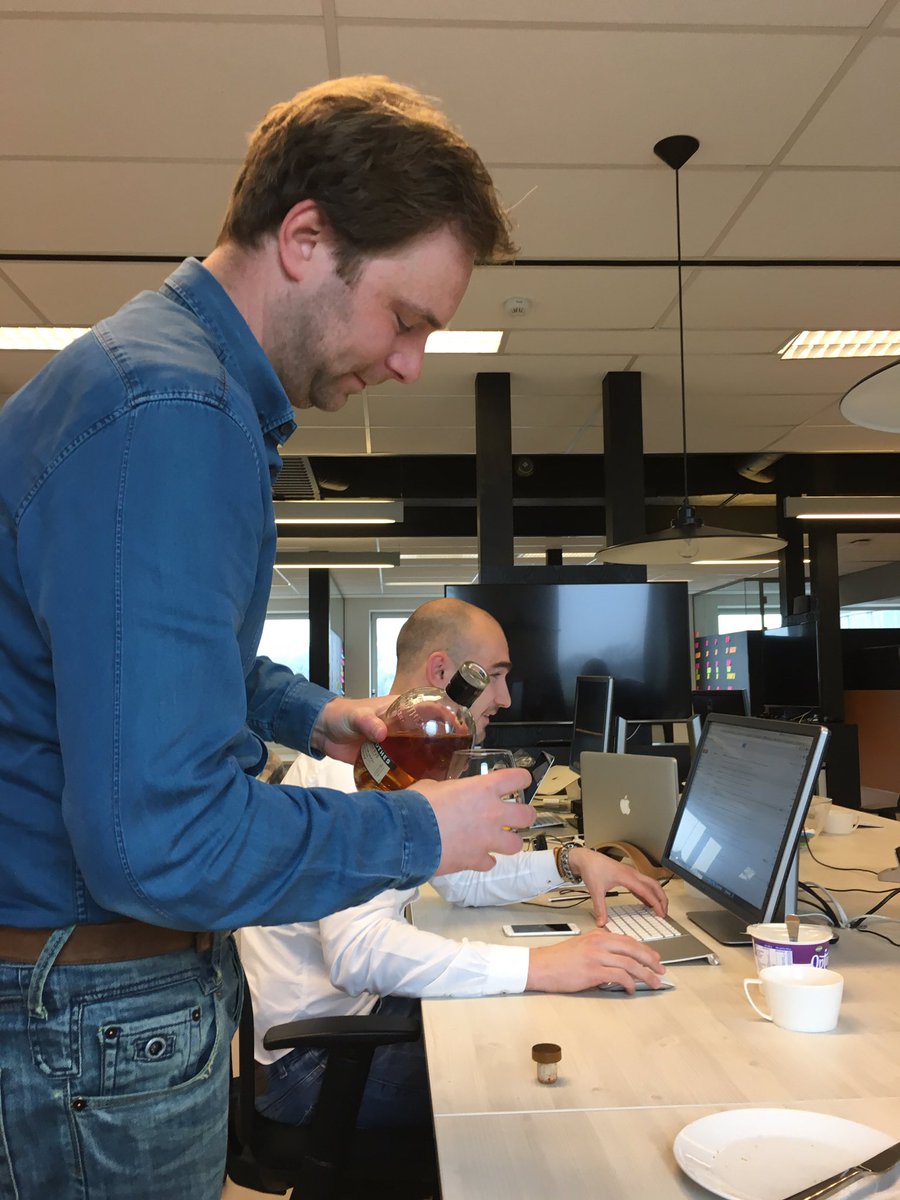 De zenuwen slaan toe bij <a href="/thijsgeerdink/">Thijs</a>. Om 12 uur wordt hij gechipt #nfc #chip