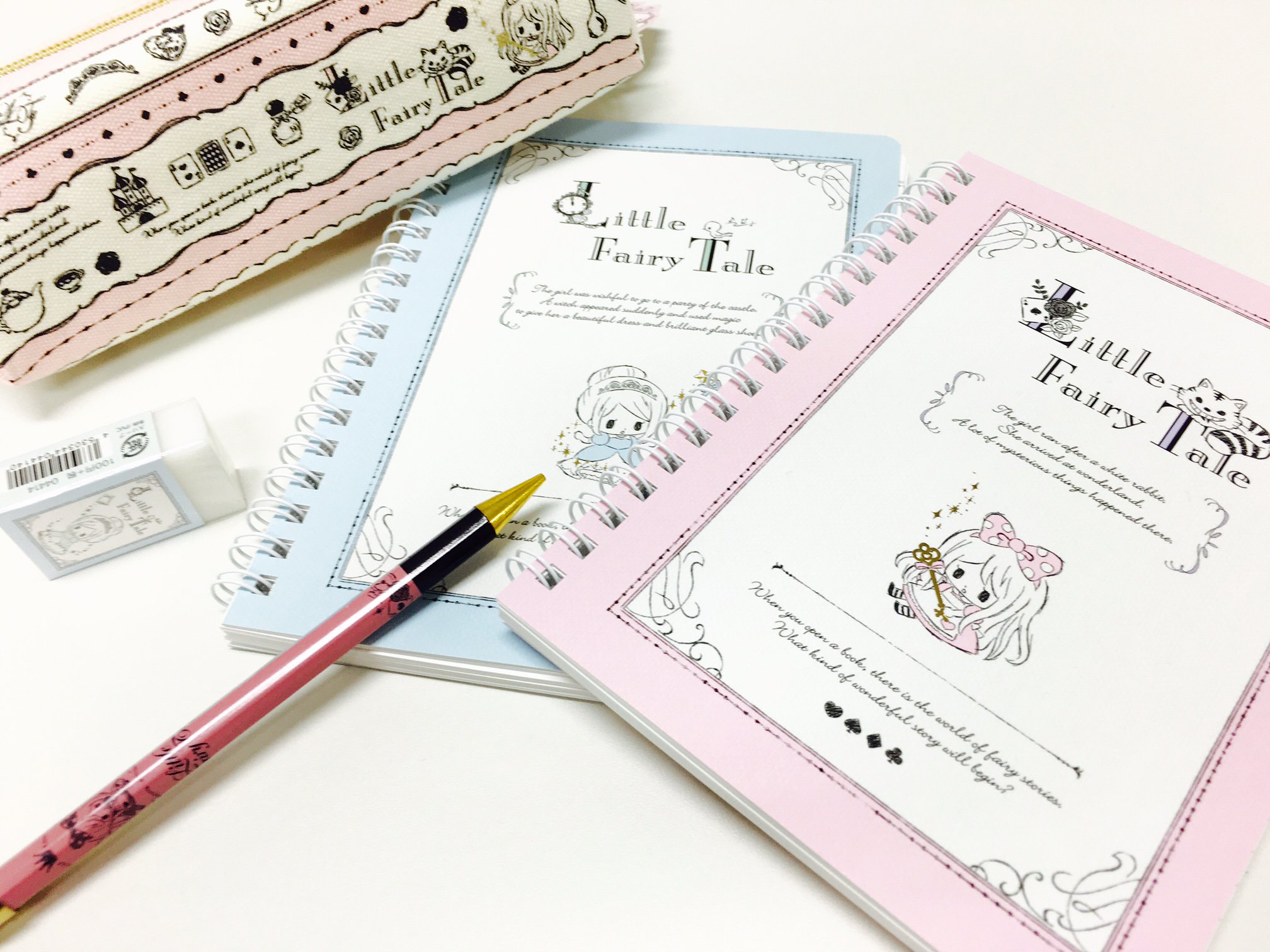 تويتر リトルフェアリーテイル 公式 على تويتر ｗリングノート ｂ6サイズ クラシック シリーズvol 2 400円 税抜 オシャレかわいいリングノート ノートのはじっこにアリス発見 不思議の国のアリス シンデレラ T Co Woqgrhiras