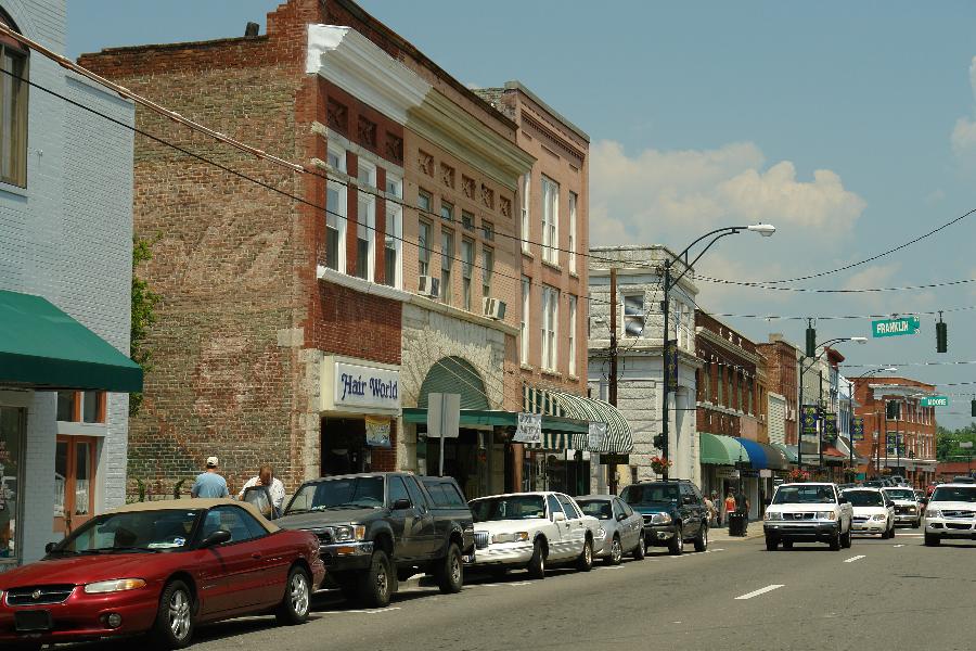 Forbes's tweet photo. #BestPlacesToRetire:

Mount Airy, North Carolina
Lincoln, Nebraska
Largo, Florida

Full list https://t.co/tSs7MYQ9zG https://t.co/wjHrAPvgRD