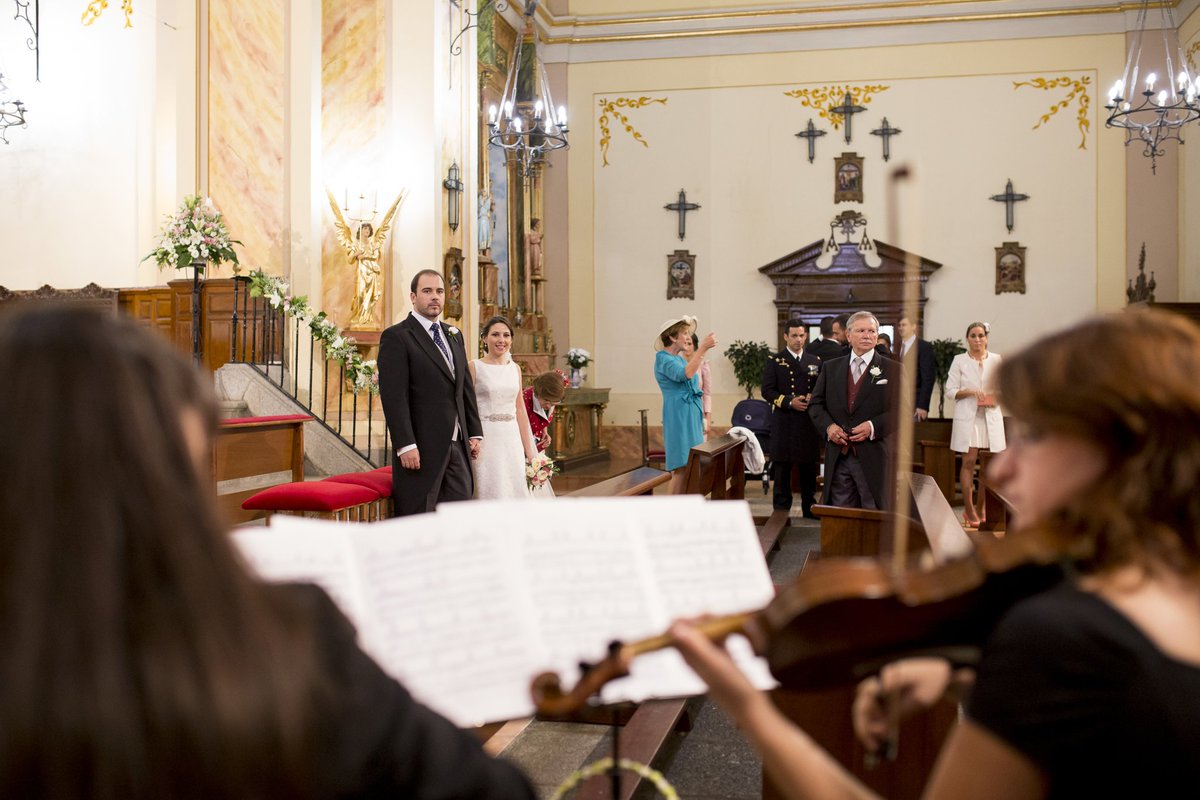 musicosmadrid's tweet photo. Hoy toca ensayar que el sábado se casan C&JC! Por ahora os dejo con una foto de la boda de L&E #bodas2015 #bodas2016 https://t.co/E15RJ38L8l
