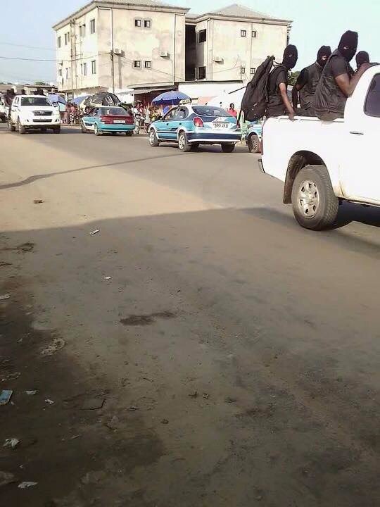 ChallengeofCong's tweet photo. Congo-Brazzaville, Thierry Moungalla, Ninja dites-vous ??
Les voilà circulant librement à pointe-noire. https://t.co/SspJUeskPS