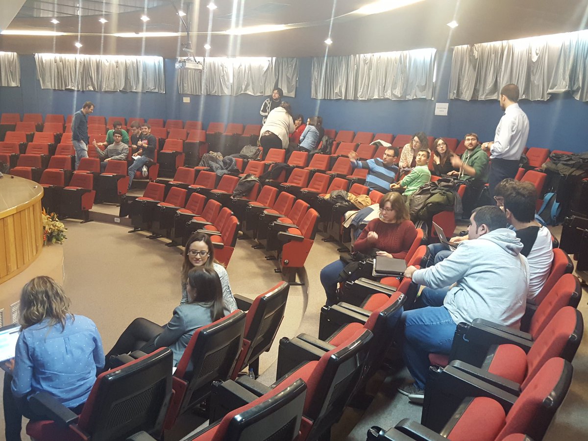 joseluis_pplu's tweet photo. Jornada/Taller de Deloitte en la @uclm_es en la @esiiab. Ahora mismo trabajando en un caso práctico #DeloitteWorksIT https://t.co/3vhq2PLGdO