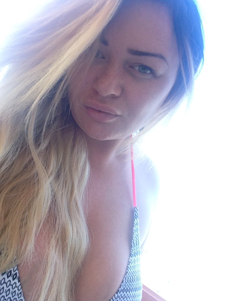 AshleyhHunter's tweet photo. Hot morning in the reef ☀️☀️ https://t.co/C6goYUQDOf