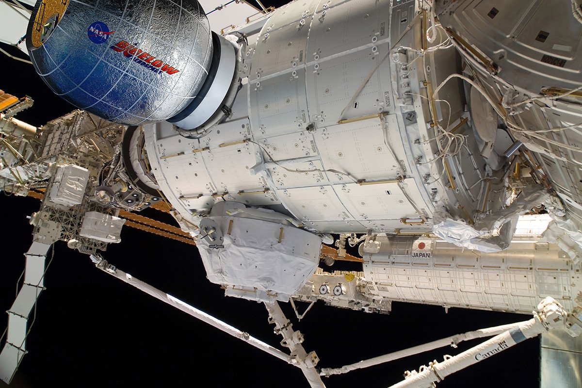 worldleakers's tweet photo. Inflatable space hotel to be tested on ISS.
https://t.co/V09IzesbYh #SpaceTravel #ISS #SpaceExploration #Worldleaks https://t.co/7uL7WqlQd4