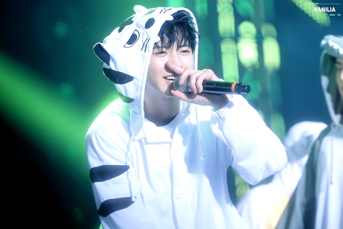 ชานยอล "ผมอยากใส่ยีราฟแต่มันไม่มีชุดและชุดเสือขาวดูเท่และน่ารักดีครับ ผมไม่ได้บอกว่าตัวเองน่ารักนะ" ㅠㅠㅠㅠㅠㅠㅠㅠㅠㅠㅠㅠㅠㅠㅠㅠ