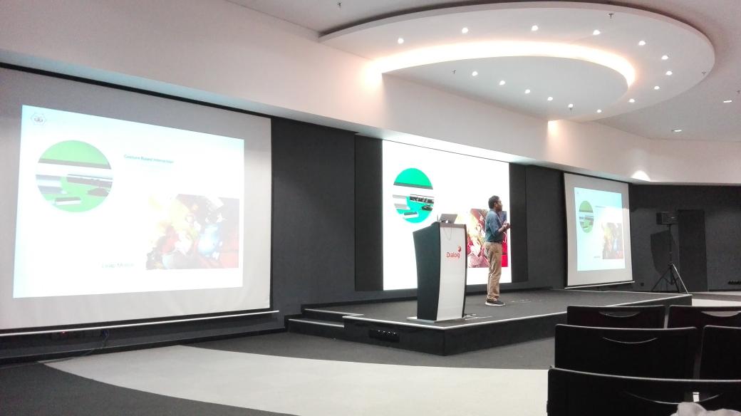 UXColombo tweet media