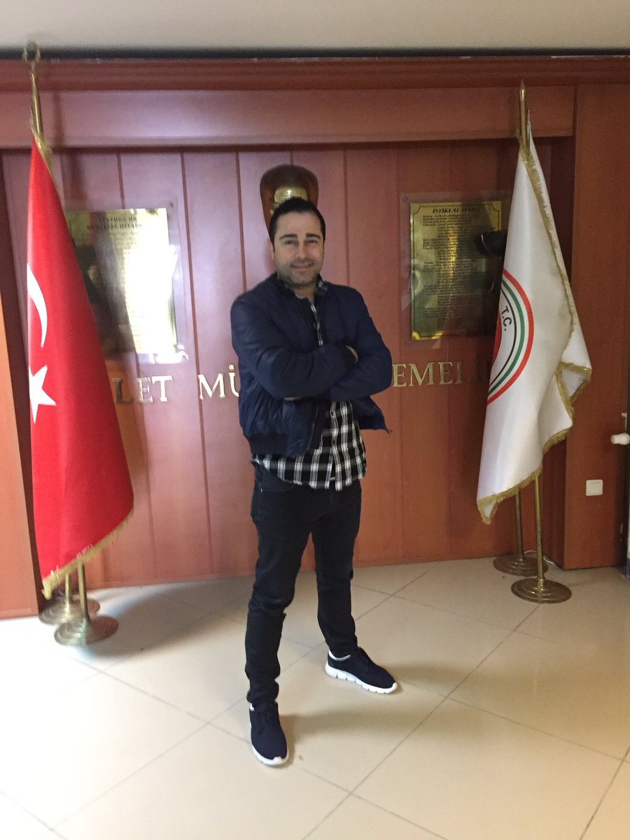 Ula köftehorlar verdiniz gazı, verdiniz gazı, salladık burdan, yine kaldım mahkemelerde tek başıma! 😃