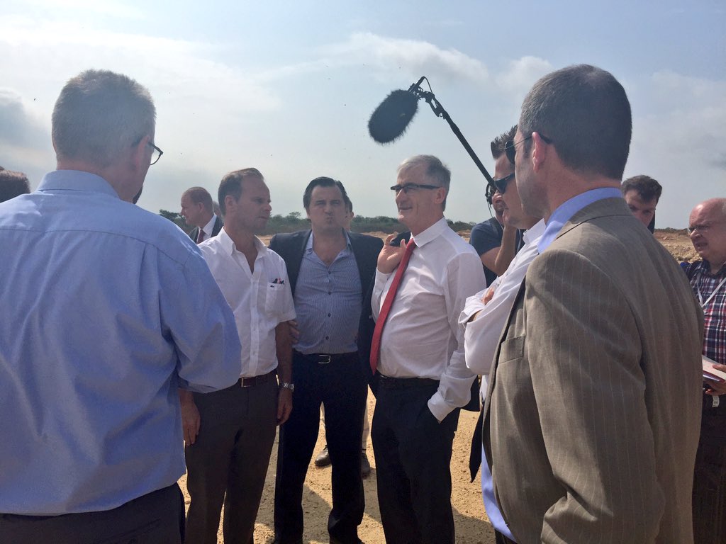 GeertBourgeois's tweet photo. BDC bouwt @ZedMarielCu met Vlaamse innovatieve toptechnologie van @frisomat #VLAmissionCuba https://t.co/AJ8aR8N4bF
