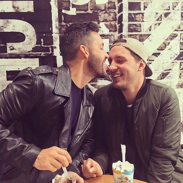 homosexuaall's tweet photo. Nuestro Amor no es el mas perfecto pero si el mas puro..
#FelizMartes https://t.co/xvyCT2fbCw