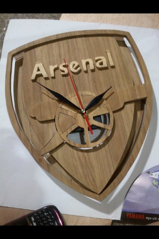 Jam dinding klasik handmade . Minat ? Ask and order : 5C7A2987 (bbm), 085641902141 (WA) cc <a href="/kabarklaten/">Kabar Klaten</a>