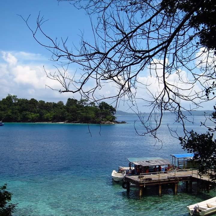 LiburanLokal's tweet photo. Come to Weh Island #Aceh to see this pretty view of Iboih &amp; Rubiah. One of our favorite spots in Sumatra Island. https://t.co/2lqJtlW6b4