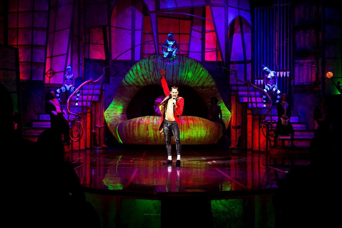 El #espectáculo "The Hole" vuelve a #Valencia <a href="/theholeshow/">TheHoleShow</a> goo.gl/ax8Zuv